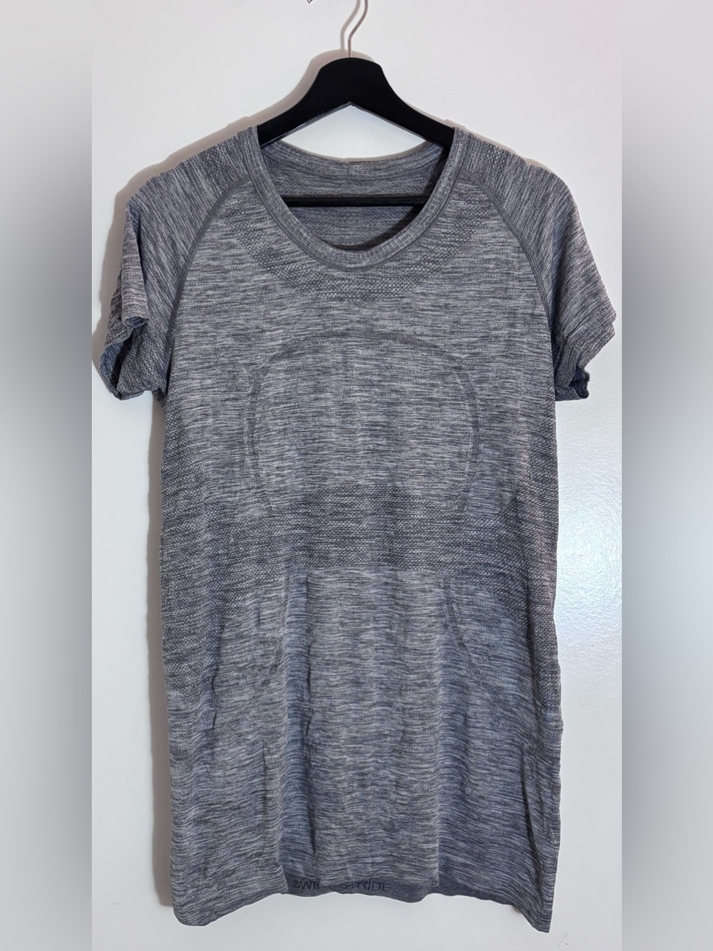 Lululemon Gray Slate White Swiftly Tech Women’s Short Sleeve Top Size 12
